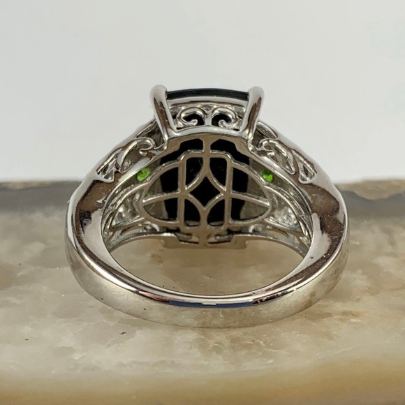 Men NWOT. Black Jade Sterling Silver Ring Size 6